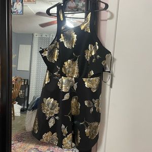 Short dress, size 19